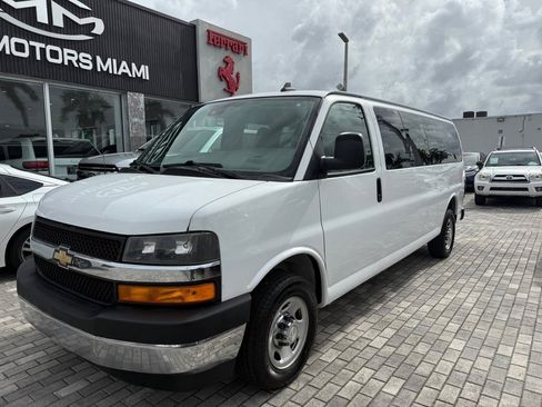 Used 2020 Chevrolet Express 3500 LT w/ LT Preferred Equipment Group image 4