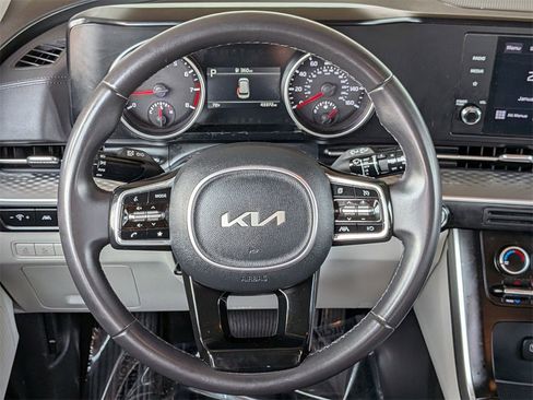 Used 2024 Kia Carnival LX image 21