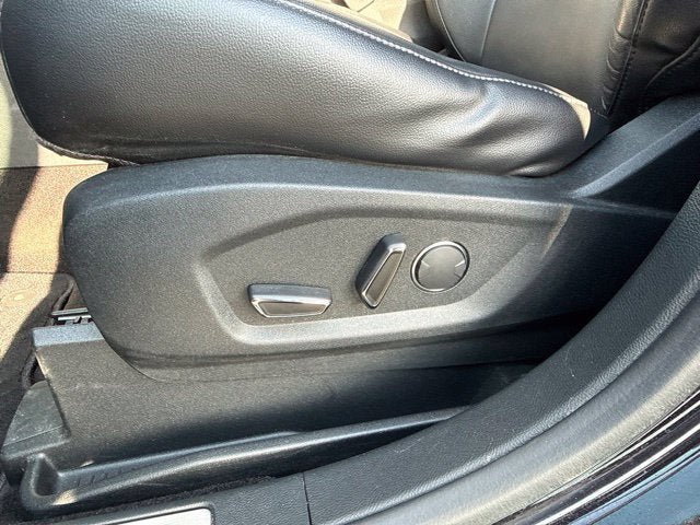 Used 2019 Ford Edge Titanium w/ Cold Weather Package AWD/4WD image 22