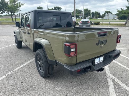 New 2025 Jeep Gladiator Sport image 21