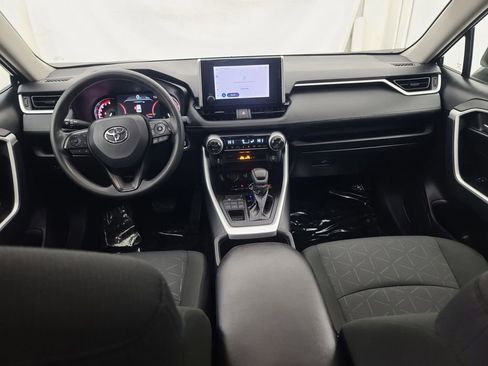 Used 2025 Toyota RAV4 XLE image 22