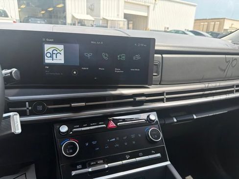Used 2025 Hyundai Santa Fe SEL FWD image 13