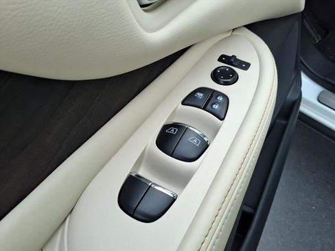 Used 2023 Nissan Murano Platinum w/ Cargo Package image 10