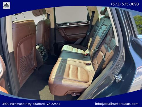 Used 2013 Volkswagen Touareg VR6 AWD/4WD image 16