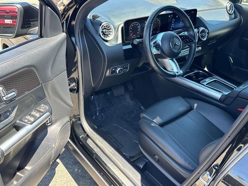 Used 2025 Mercedes-Benz GLA 250 image 9