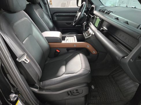 Used 2024 Land Rover Defender 110 X-Dynamic SE AWD/4WD image 3