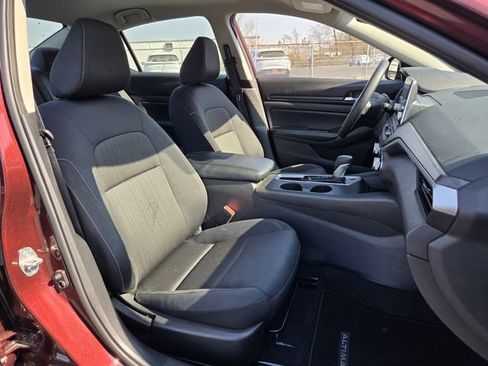 Used 2025 Nissan Altima 2.5 SV image 12