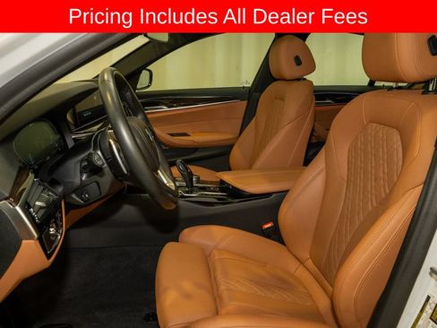 Used 2021 BMW 530e xDrive w/ Premium Package AWD/4WD image 12