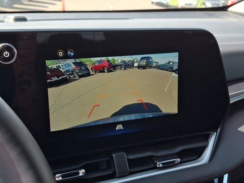 Used 2025 Chevrolet Equinox LT FWD image 18