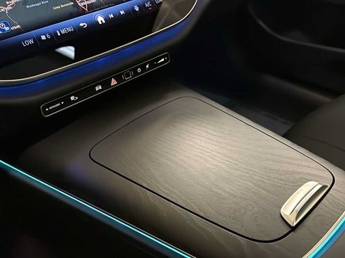 New 2026 Mercedes-Benz E 350 4MATIC Sedan image 22