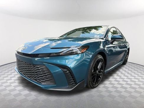 Used 2025 Toyota Camry SE w/ Multimedia Upgrade Package FWD image 1