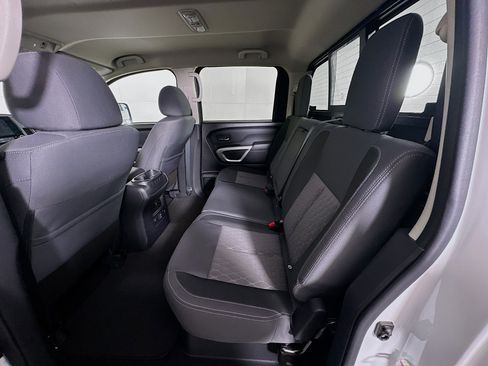 Used 2024 Nissan Titan SV w/ SV Convenience Package image 27