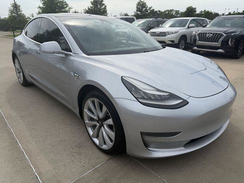 Used 2018 Tesla Model 3 Long Range AWD/4WD image 3