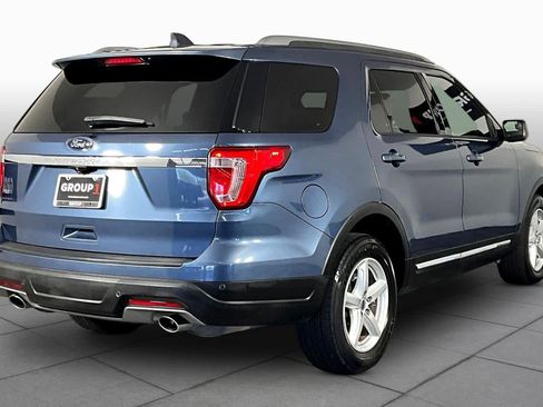 Used 2018 Ford Explorer XLT image 13