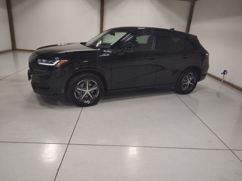 Used 2025 Honda HR-V EX-L image 3