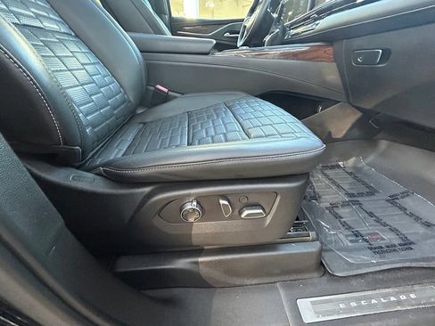 Used 2021 Cadillac Escalade ESV Sport Platinum RWD image 27