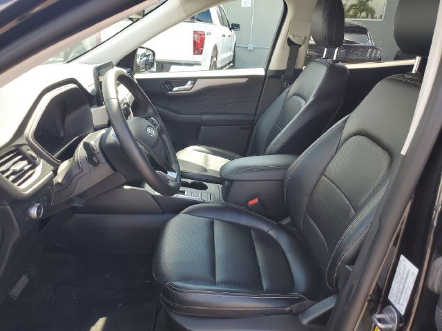 Used 2022 Ford Escape SEL w/ Technology Package FWD image 17