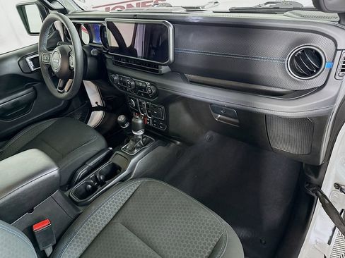 Used 2024 Jeep Wrangler Unlimited Rubicon 4xe w/ Technology Group AWD/4WD image 31