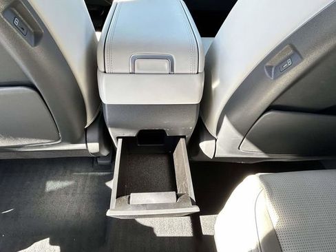 Used 2025 Hyundai Santa Fe Calligraphy FWD image 11