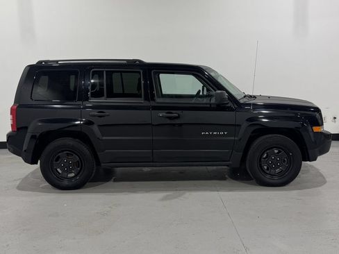 Used 2016 Jeep Patriot Sport FWD image 17