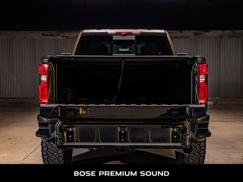 Used 2023 Chevrolet Silverado 2500 High Country w/ Technology Package image 9