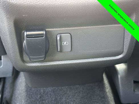 Used 2019 INFINITI QX50 Luxe w/ Navigation Package AWD/4WD image 28