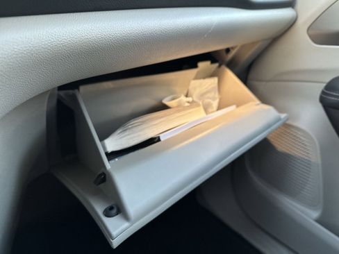 Used 2023 Chrysler Pacifica Touring-L image 25