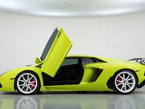 Used 2015 Lamborghini Aventador LP 700-4 image 15