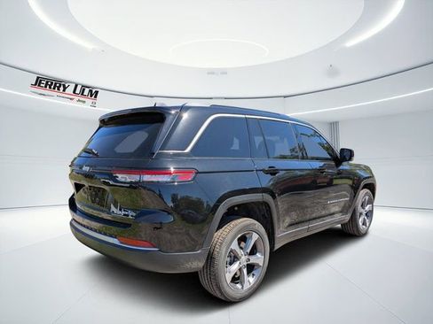 New 2026 Jeep Grand Cherokee Limited image 3