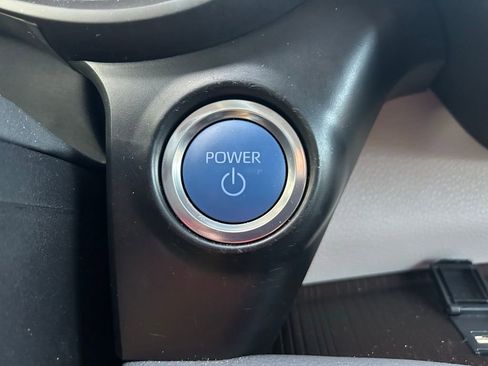 Used 2024 Toyota Sienna XLE image 28