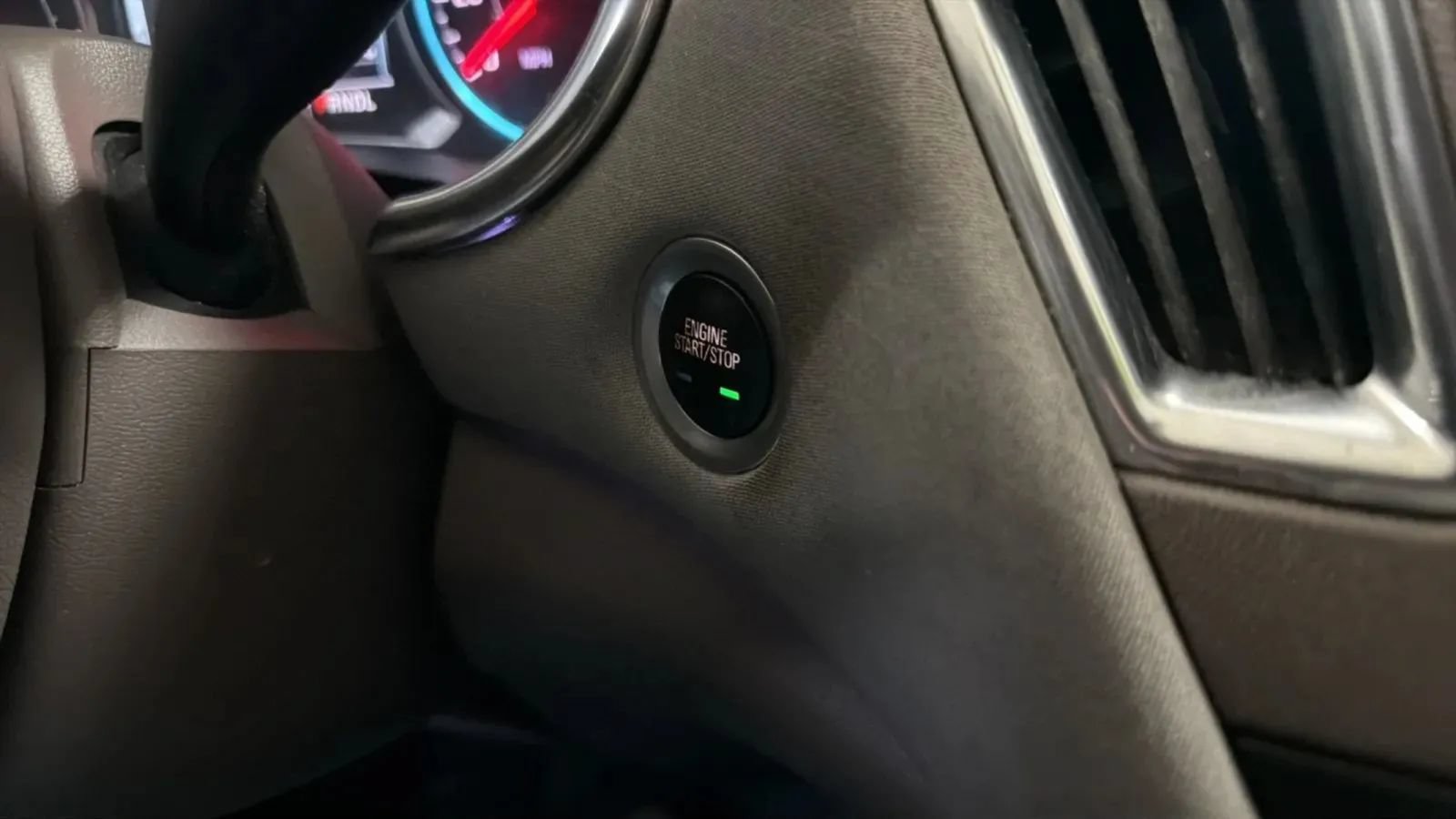 Used 2018 Chevrolet Malibu LT FWD image 15