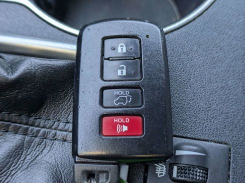 Used 2018 Toyota Highlander XLE image 31