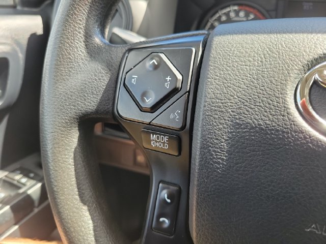 Used 2018 Toyota Tacoma SR AWD/4WD image 17