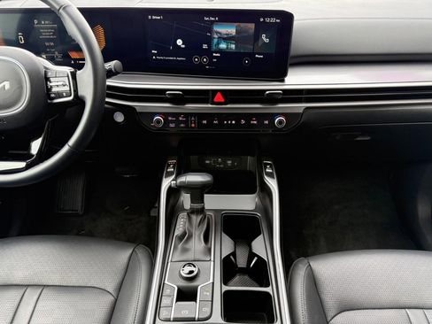 Certified 2025 Kia Sorento EX w/ Panoramic Sunroof Package image 37