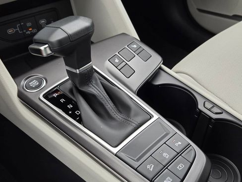 New 2026 Kia Sportage EX FWD image 17