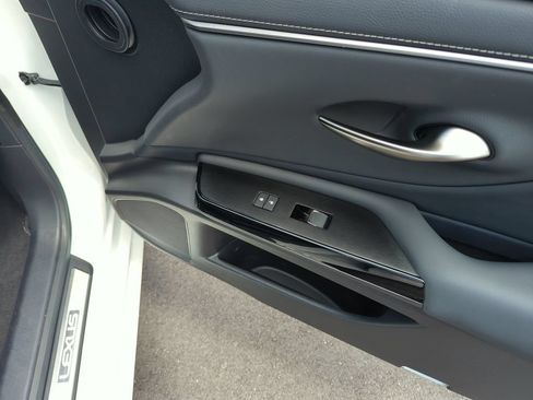 Used 2025 Lexus ES 350 w/ Premium Package FWD image 34