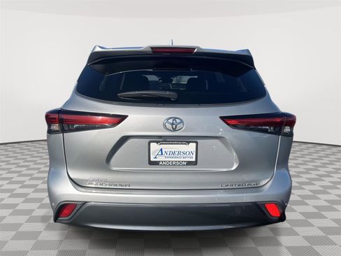 Used 2022 Toyota Highlander Limited image 6