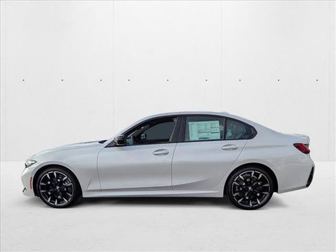 Used 2025 BMW 330i Sedan w/ M Sport Package image 5