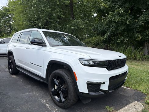 Certified 2025 Jeep Grand Cherokee L Limited w/ Black Appearance Package AWD/4WD image 1