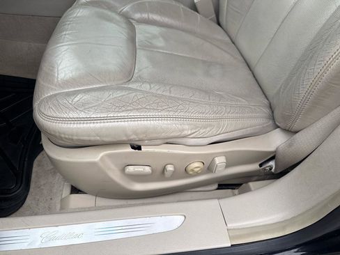 Used 2011 Cadillac DTS Premium FWD image 11