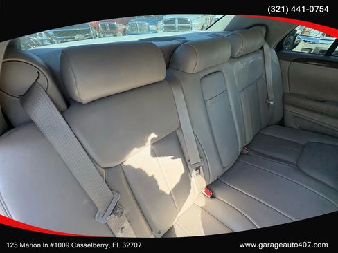 Used 2011 Cadillac DTS Luxury image 31