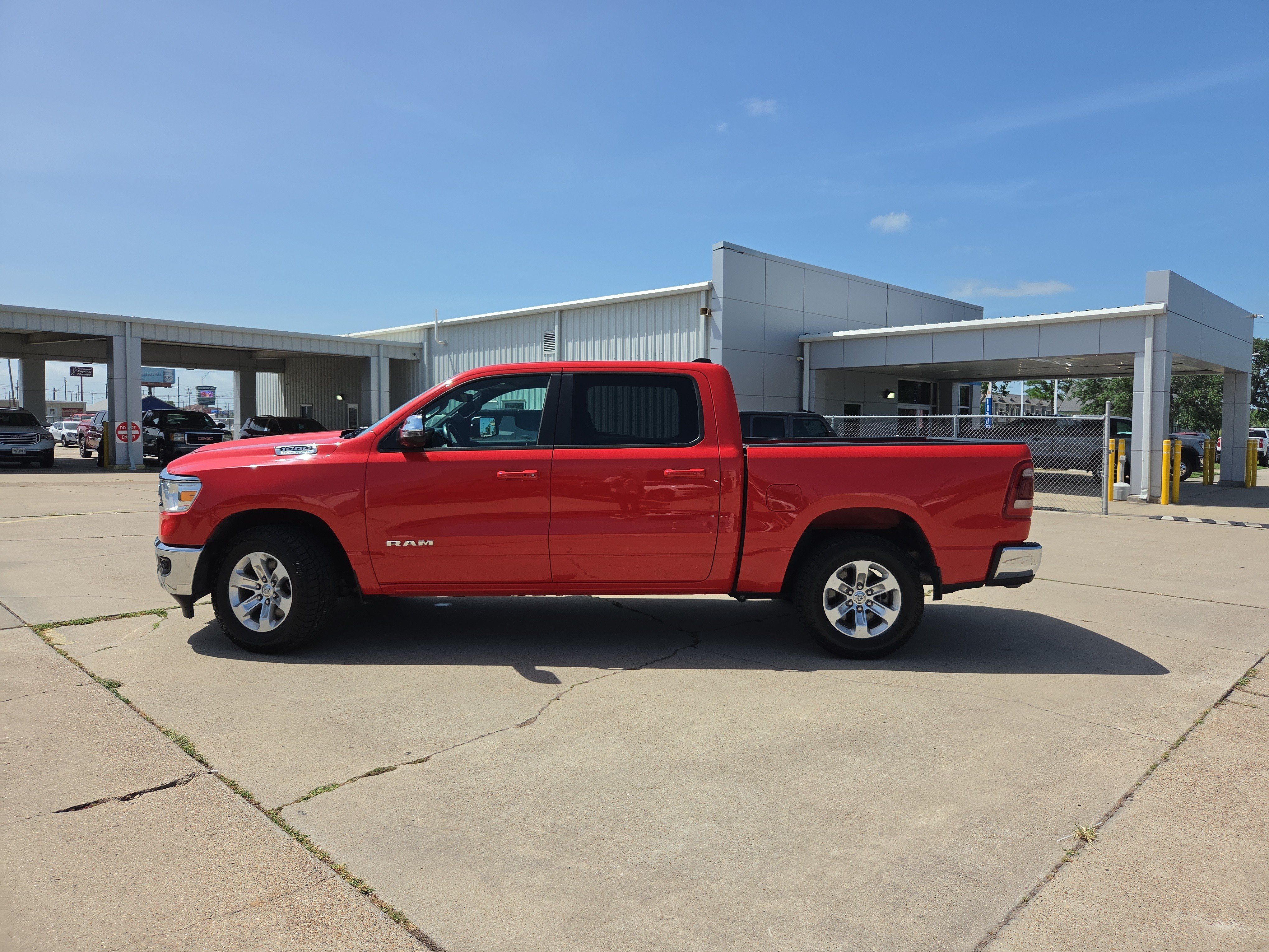 Used 2024 RAM 1500 Laramie RWD image 8