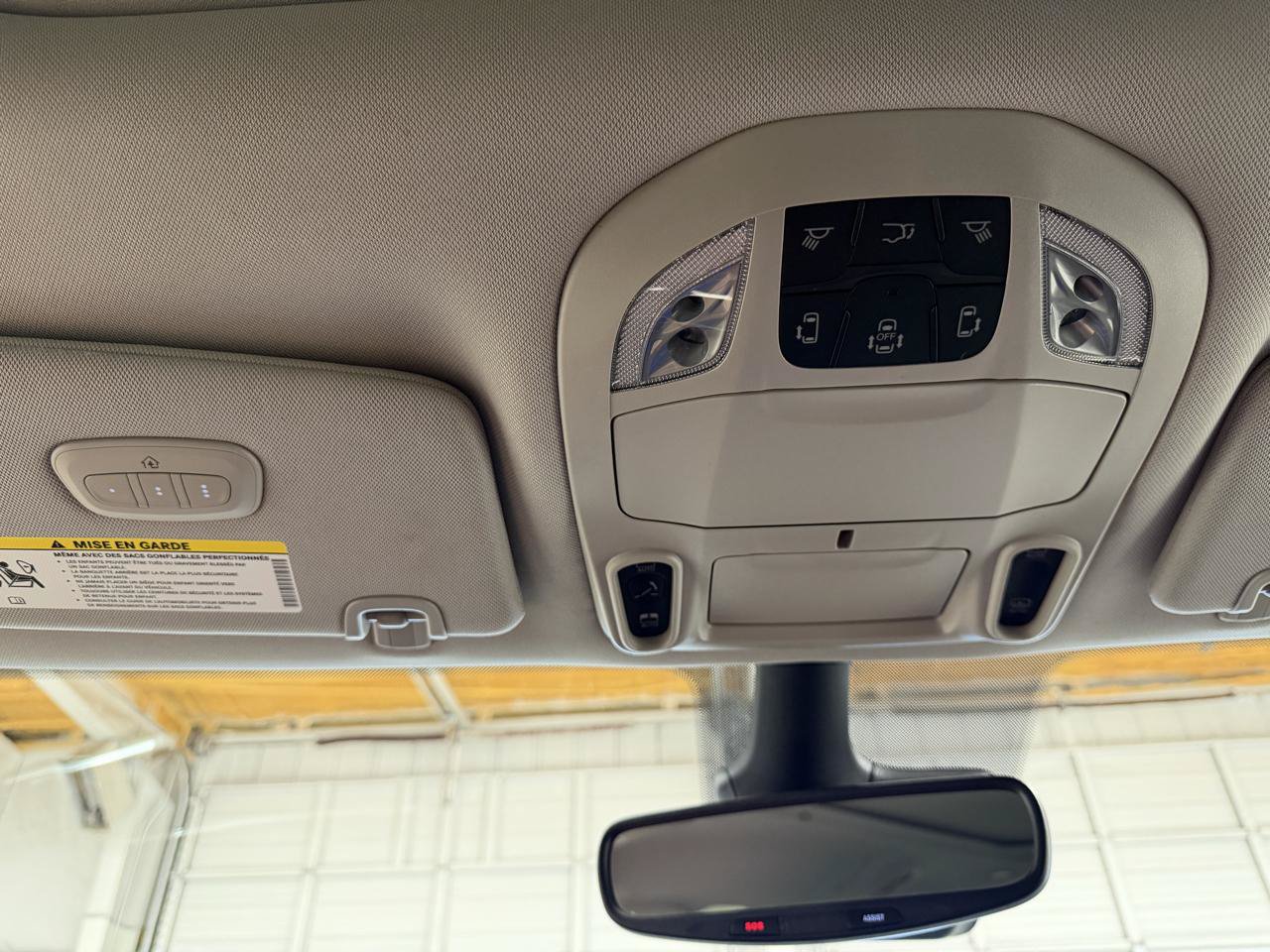 Used 2023 Chrysler Pacifica Limited FWD image 22