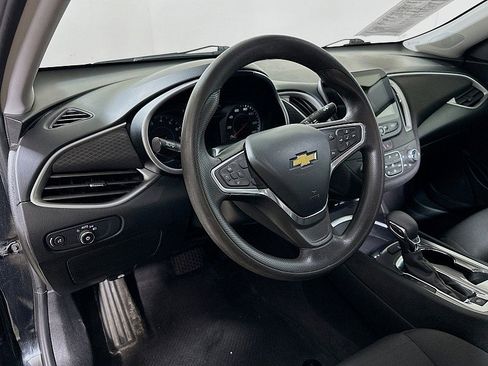 Used 2022 Chevrolet Malibu LT FWD image 9