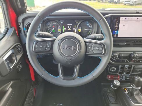 Used 2024 Jeep Wrangler Unlimited Rubicon 4xe image 12