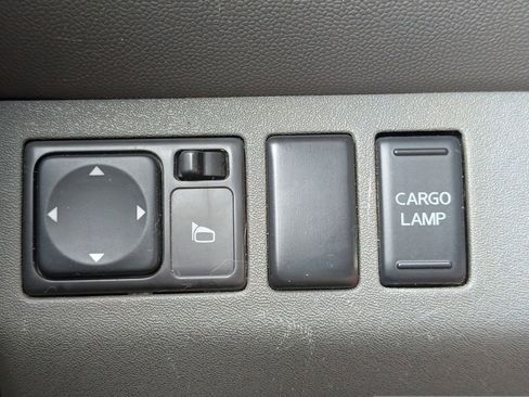 Used 2011 Nissan Frontier SV w/ SV Premium Utility Pkg RWD image 13