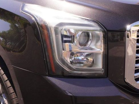 Used 2018 GMC Yukon Denali RWD image 2