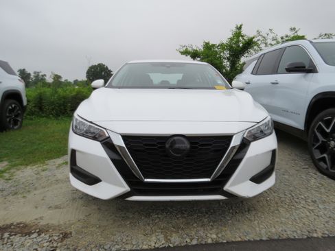 Used 2022 Nissan Sentra SV FWD image 3