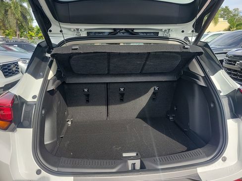 Used 2023 Buick Encore GX Essence w/ Experience Buick Package image 16