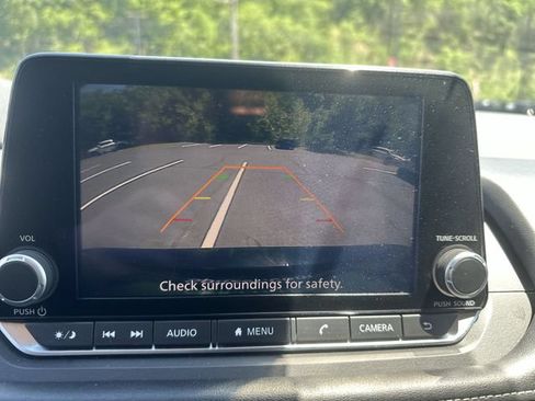 Used 2025 Nissan Rogue SV AWD/4WD image 26